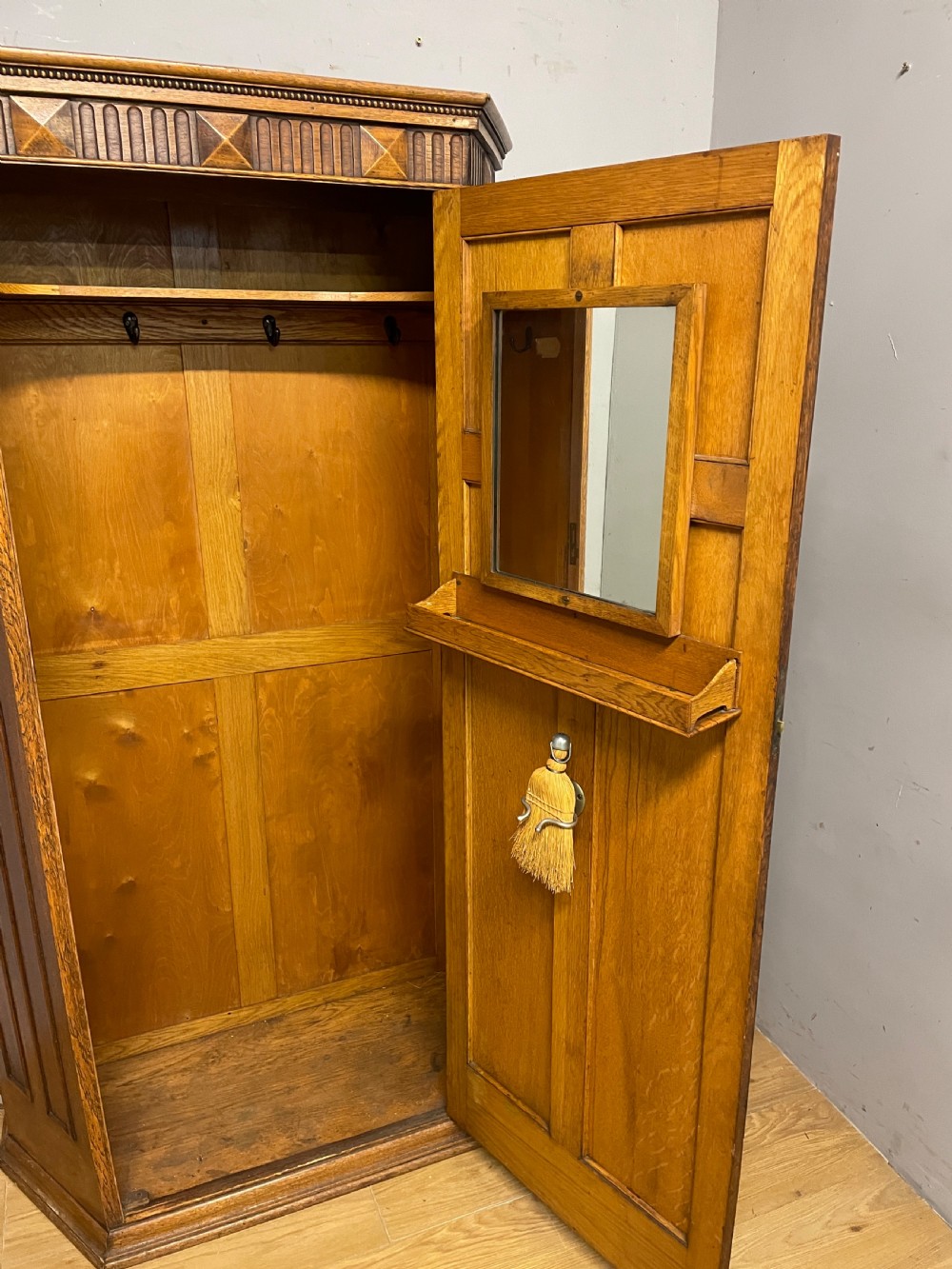 Arts and crafts golden oak hall cupboard  View VI
