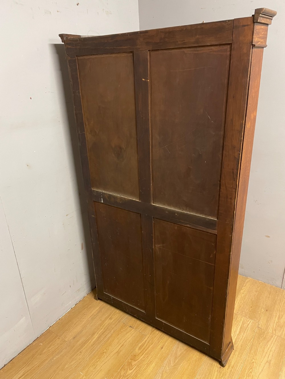 Arts and crafts golden oak hall cupboard  View VIII