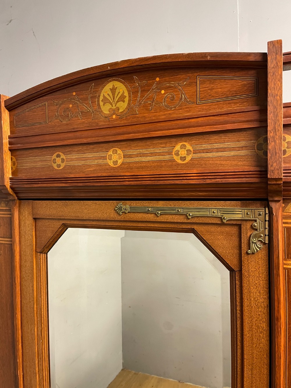 Arts and Crafts inlaid walnut wardrobe by Christopher Pratt Bradford  View IV