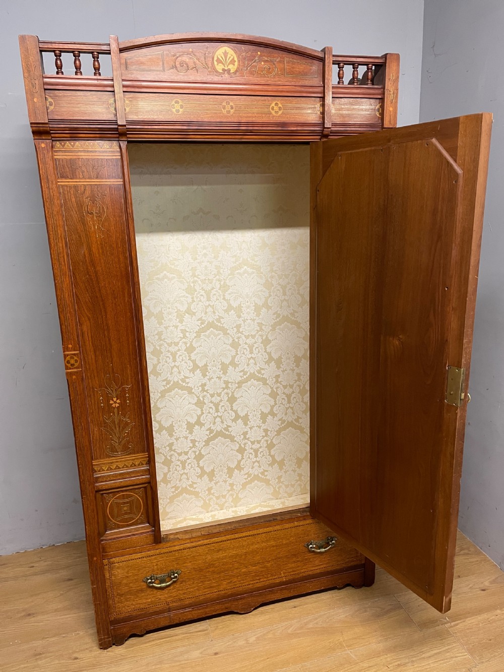 Arts and Crafts inlaid walnut wardrobe by Christopher Pratt Bradford  View IX