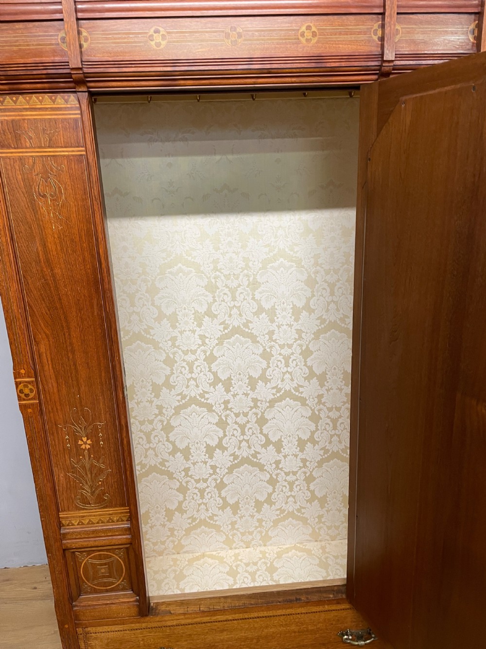 Arts and Crafts inlaid walnut wardrobe by Christopher Pratt Bradford  View XI