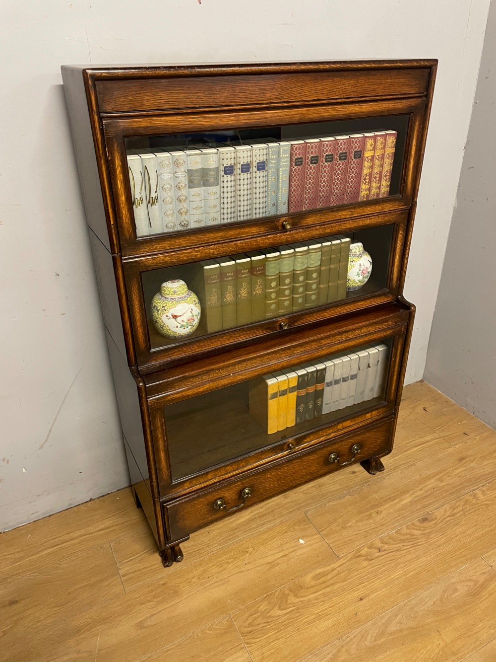 Three height oak Globe Wernicke stacking bookcase View VIII