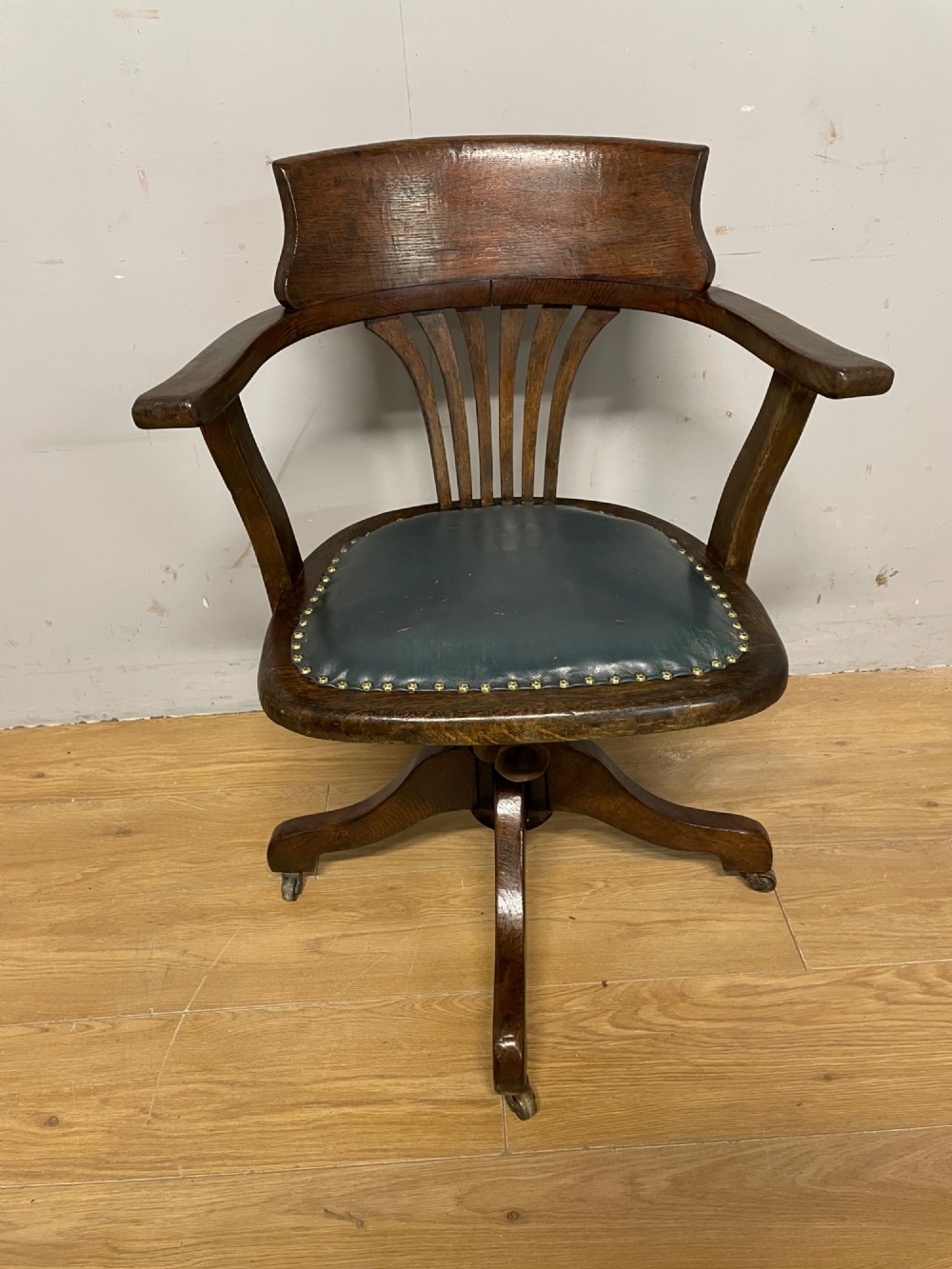 Edwardian oak revolving desk chair
