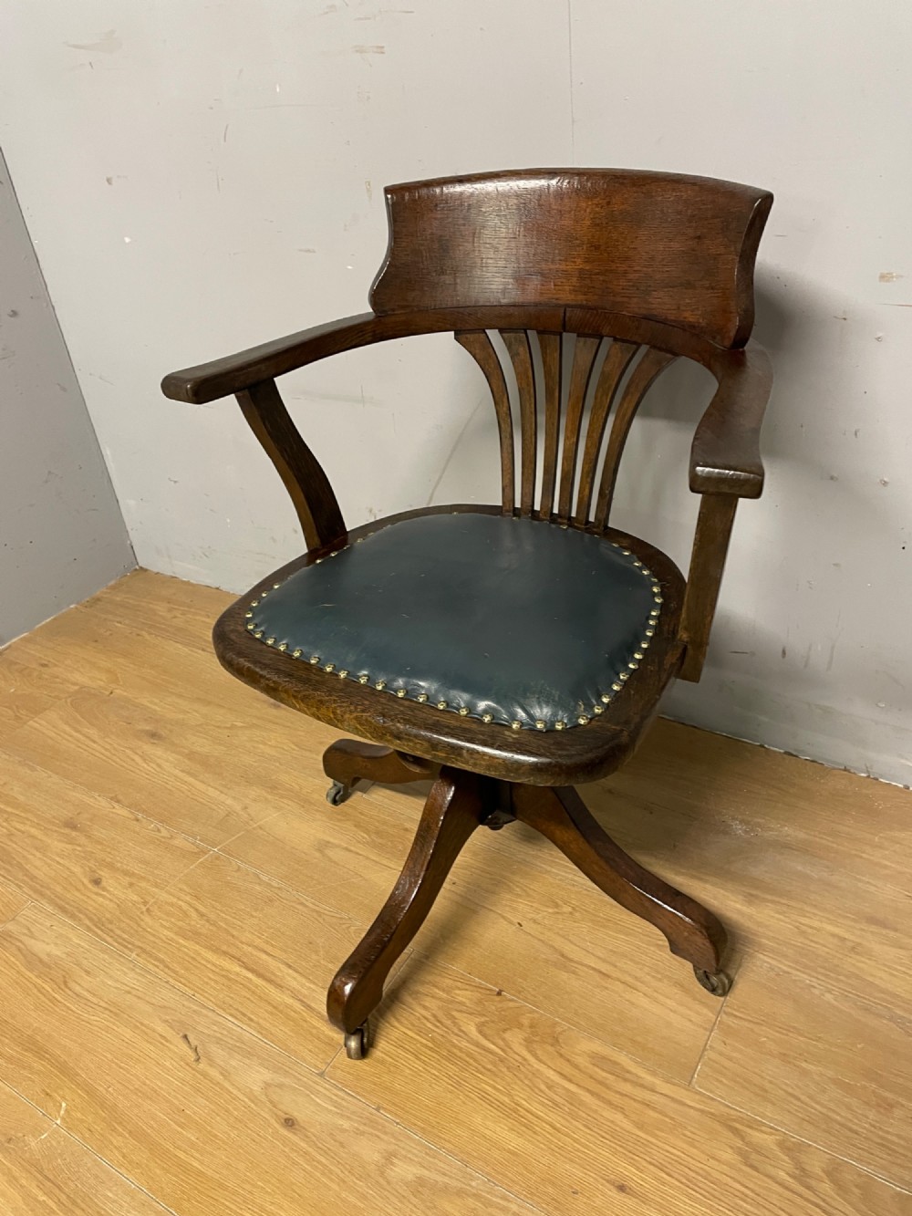 Edwardian oak revolving desk chair View II