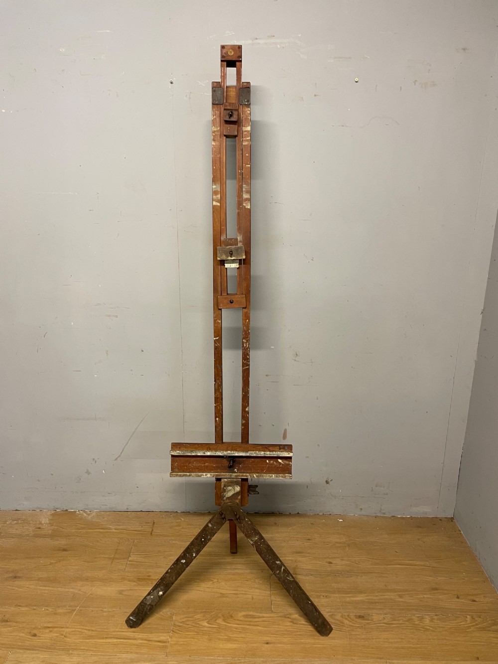 Early Winsor and Newton studio easel View II