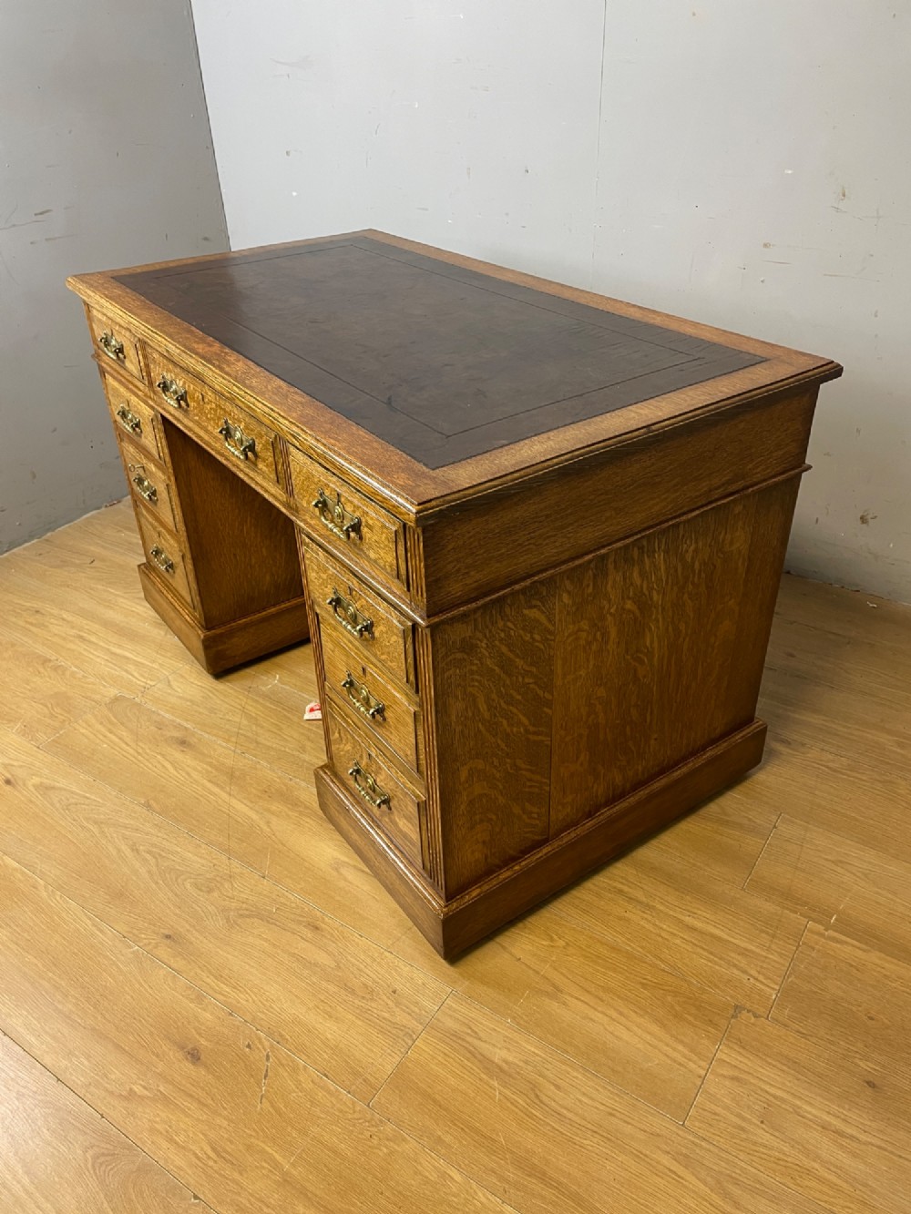 Arts and Crafts golden oak three part desk with inset leather top View XI