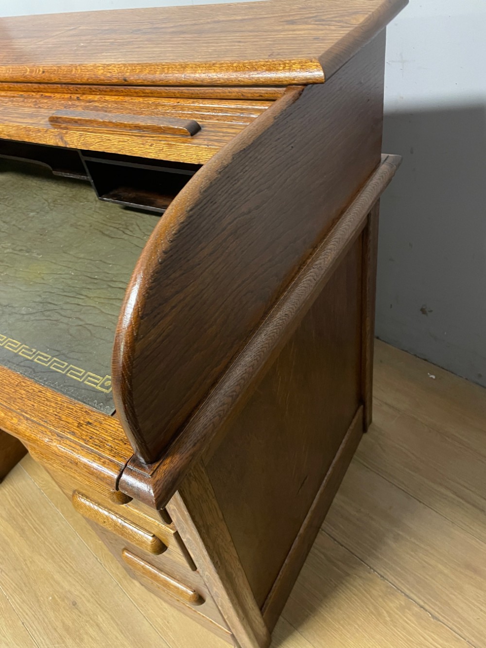 Edwardian golden oak roll top desk with tooled leather insert View VIII