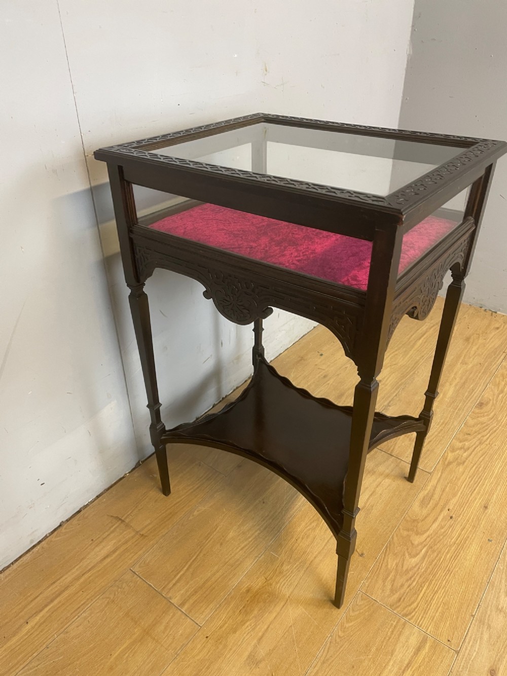C19TH mahogany blind fretwork bijouterie View X