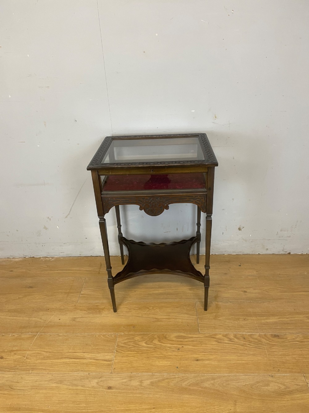 C19TH mahogany blind fretwork bijouterie View XII