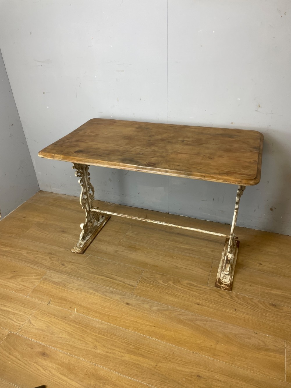Victorian cast iron conservatory table with original pine top View III