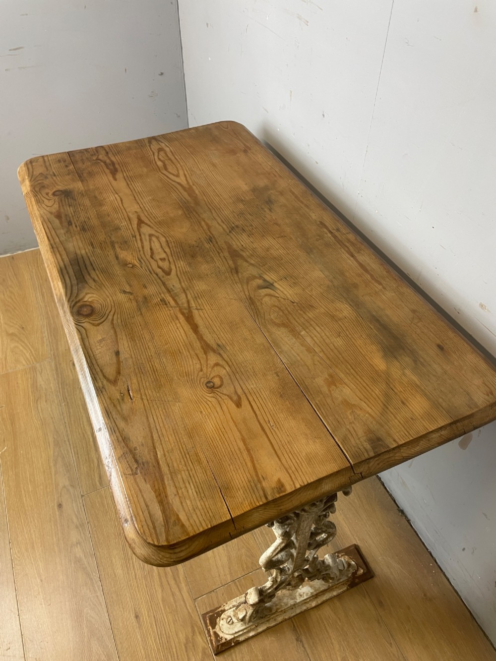 Victorian cast iron conservatory table with original pine top View IV