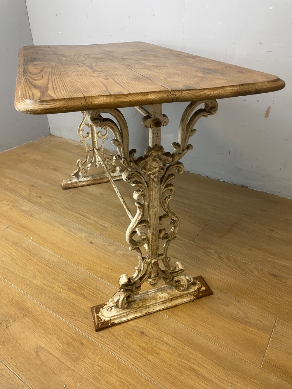 Victorian cast iron conservatory table with original pine top View VIII