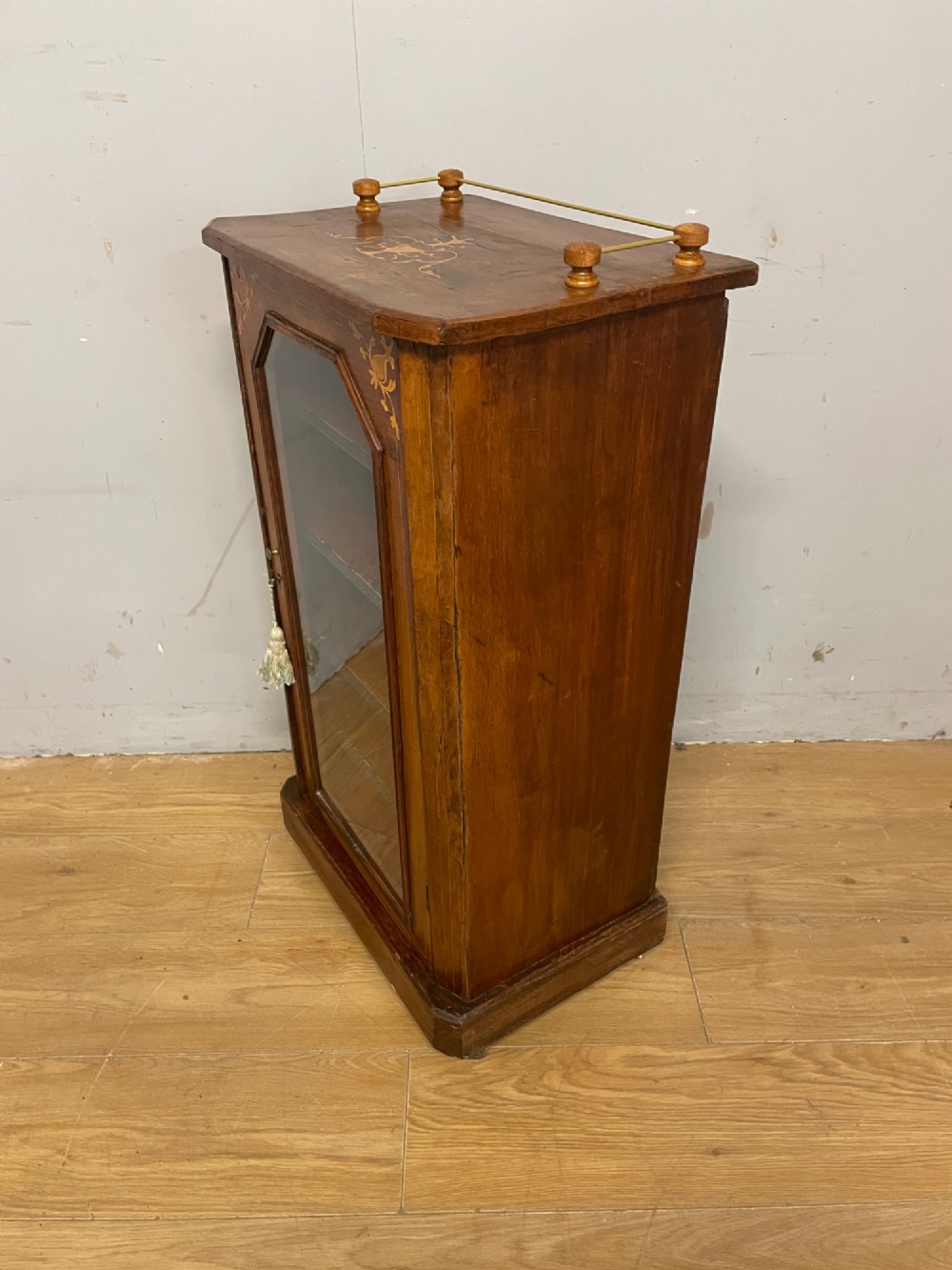C19TH inlaid walnut music cabinet View VII