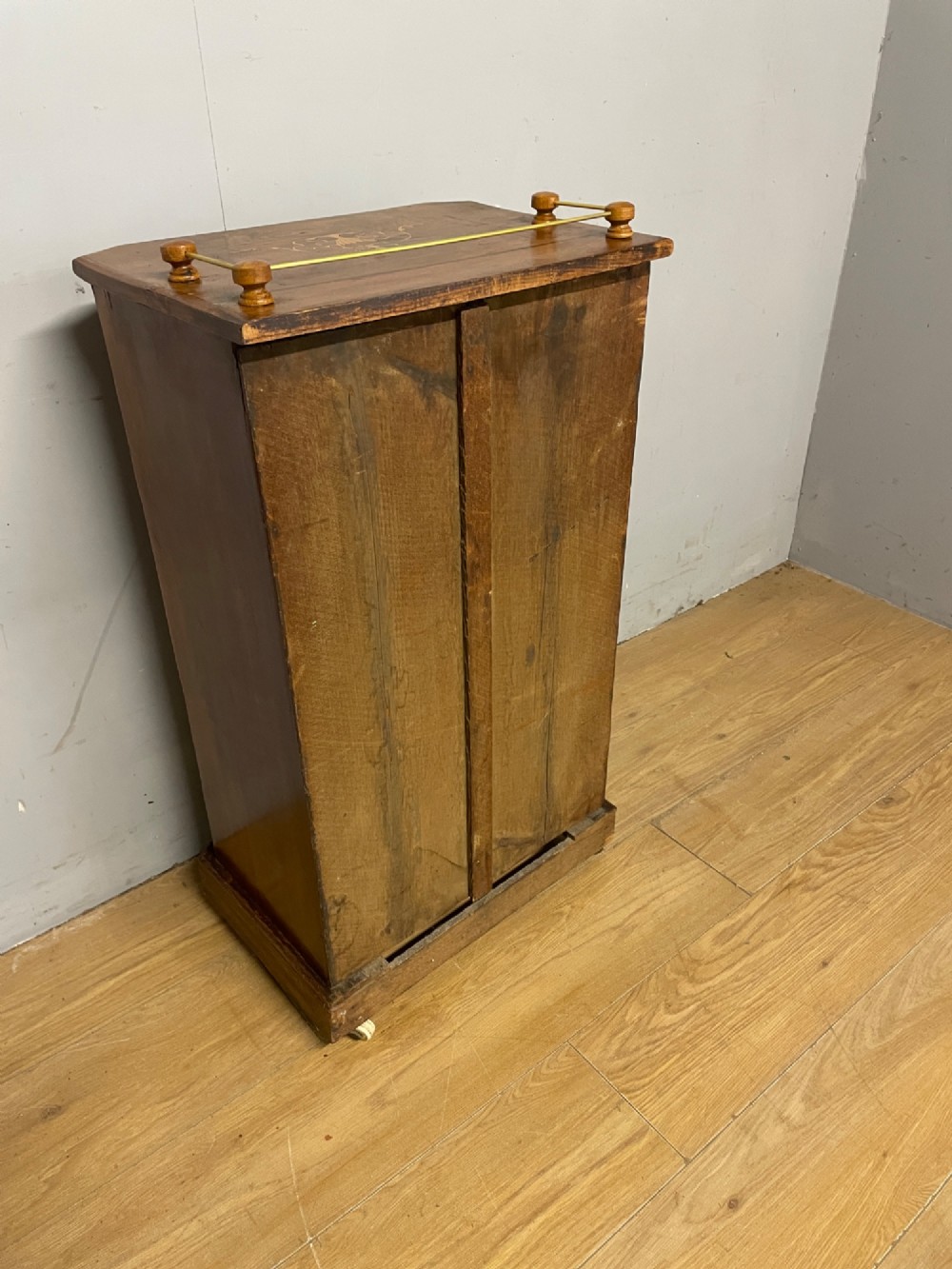 C19TH inlaid walnut music cabinet View VIII