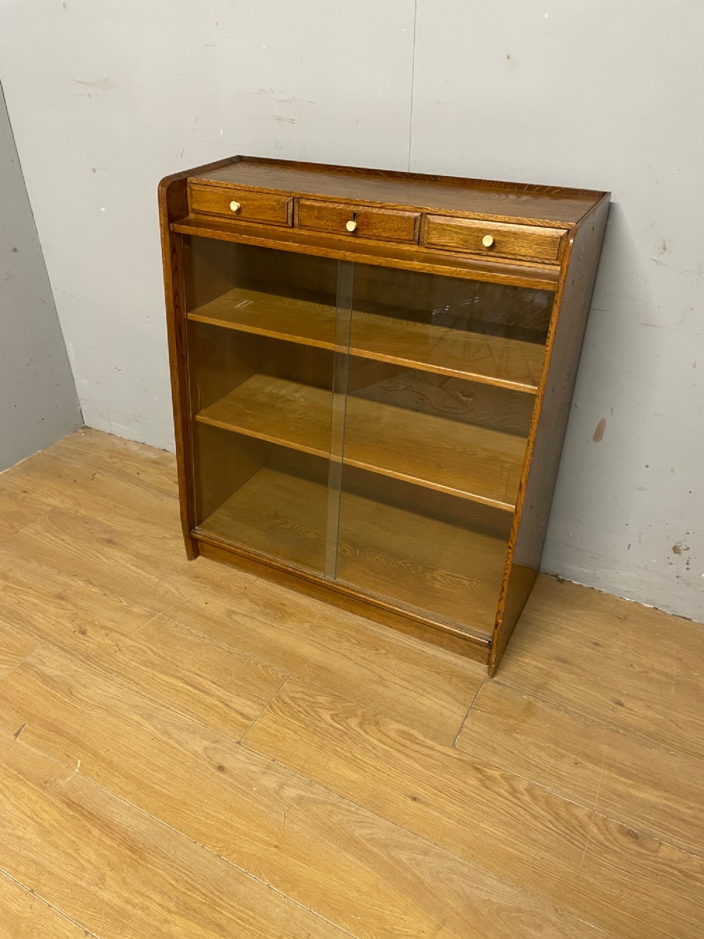 Art Deco golden oak freestanding bookcase View VIII