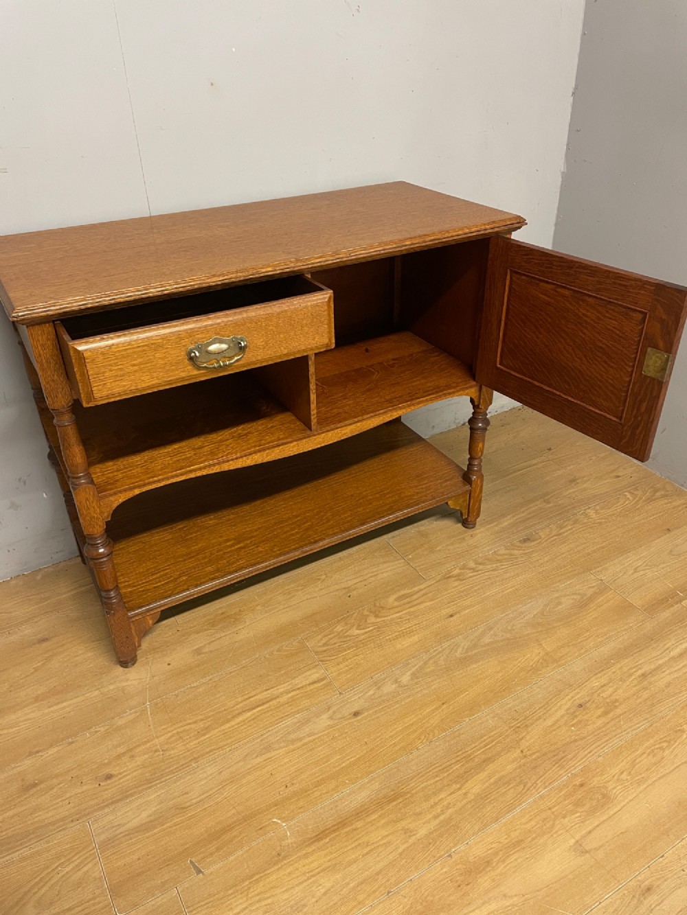 Arts and Crafts golden oak side cabinet View V