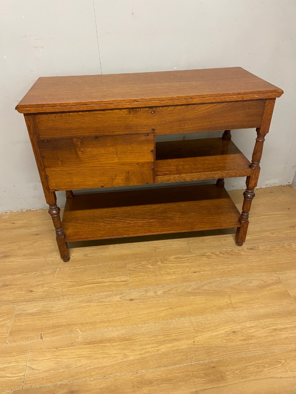 Arts and Crafts golden oak side cabinet View IX