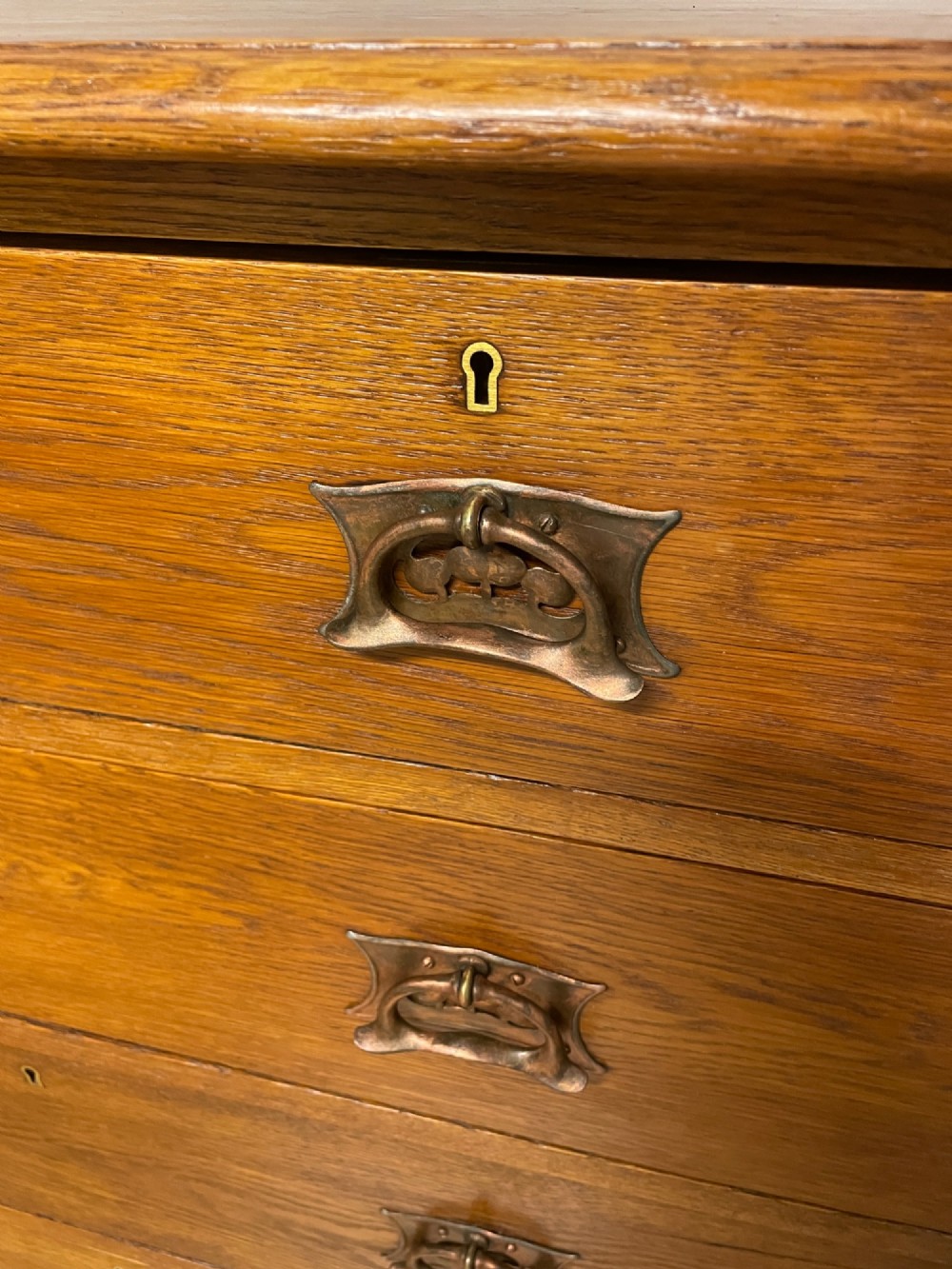 Arts and Crafts golden oak chest of drawers View VI