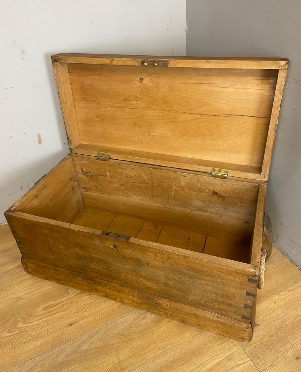 Victorian pine seafarers chest in original condition View IV