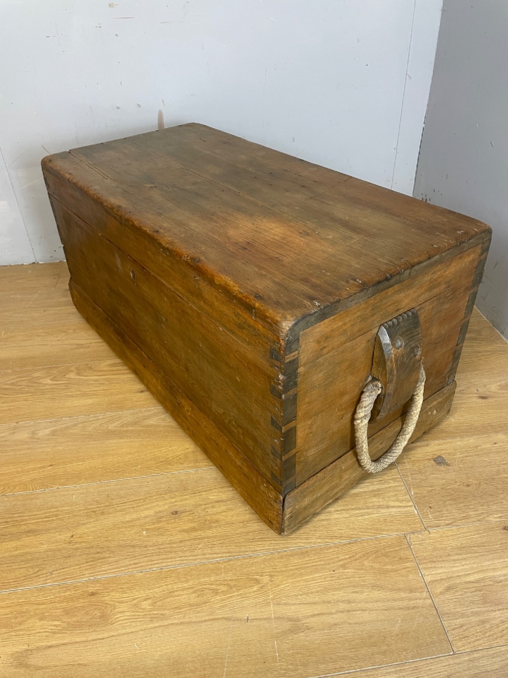 Victorian pine seafarers chest in original condition View VI