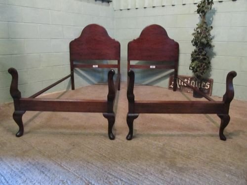 Pair Mahogany Queen Anne Style Single Beds by Staples & Co C1950 Wdb6239/1.2
