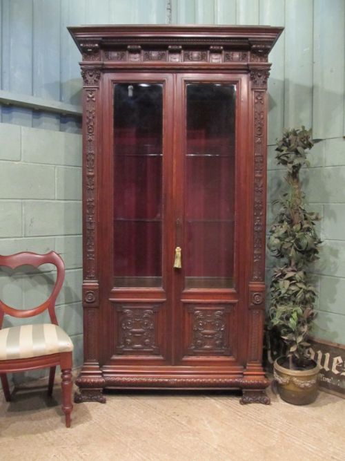 fig 1. ANTIQUE ITALIAN LATE 19TH CENTURY WALNUT DISPLAY CABINET C1900