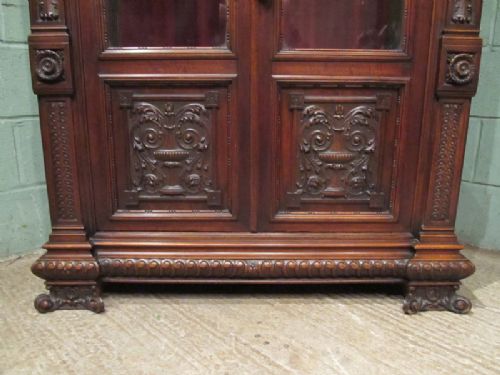 fig 2. ANTIQUE ITALIAN LATE 19TH CENTURY WALNUT DISPLAY CABINET C1900