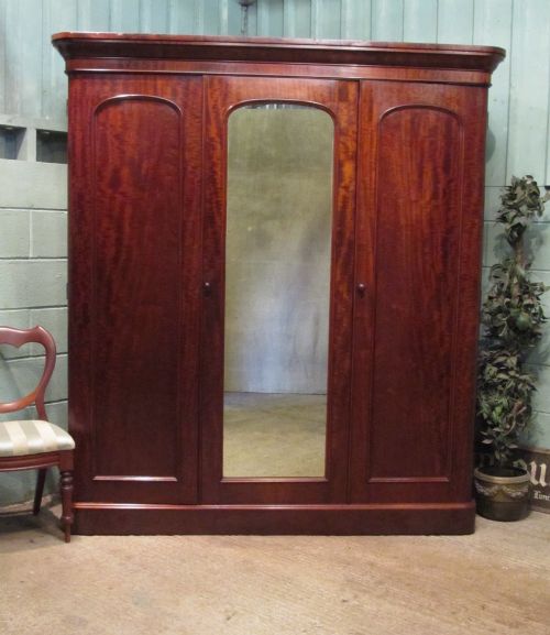Antique Victorian Fiddle Back Mahogany Triple Wardrobe Compactum C1880