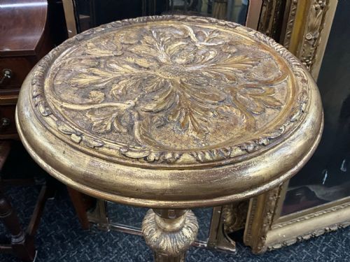 THIS EXQUISITE TALL TORCHAIRE WITH STUNNING GILT GESSO DECORATION - ADDITIONAL PHOTO 1