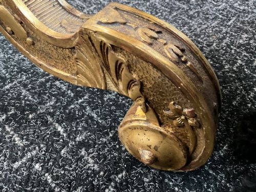 THIS EXQUISITE TALL TORCHAIRE WITH STUNNING GILT GESSO DECORATION - ADDITIONAL PHOTO 2