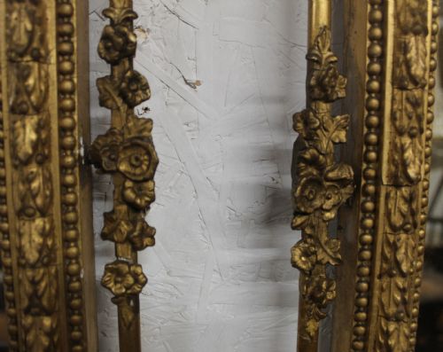 A PAIR OF GILT MIRRORS - ADDITIONAL PHOTO 5