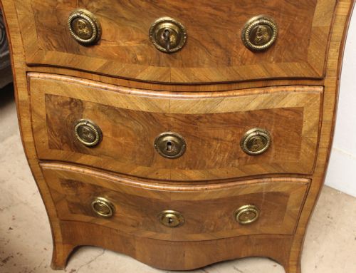 ANTIQUE BOMBE CHEST - ADDITIONAL PHOTO 2