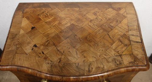 ANTIQUE BOMBE CHEST - ADDITIONAL PHOTO 4