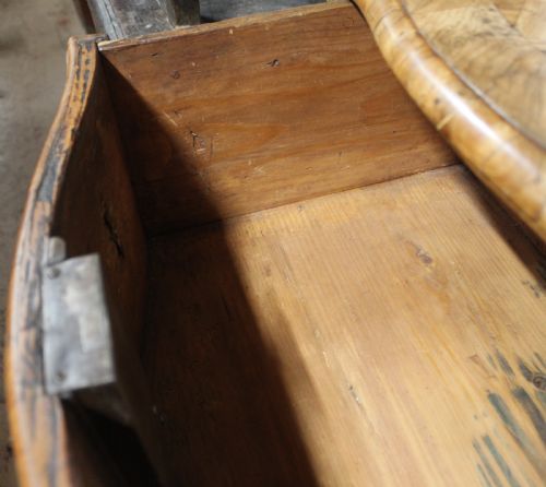 ANTIQUE BOMBE CHEST - ADDITIONAL PHOTO 7