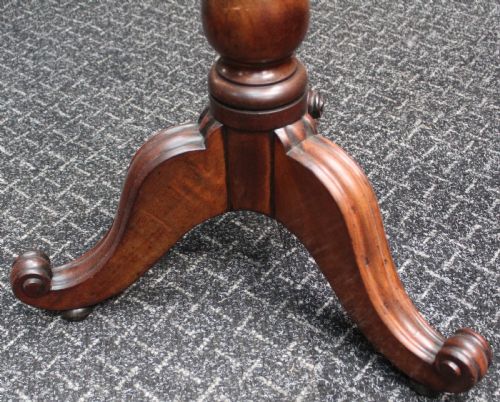 WINE TABLE - ADDITIONAL PHOTO 3