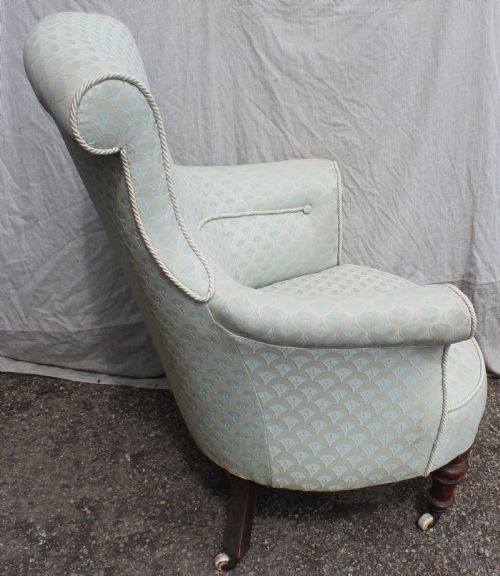 ANTIQUE ARM CHAIR - ADDITIONAL PHOTO 1