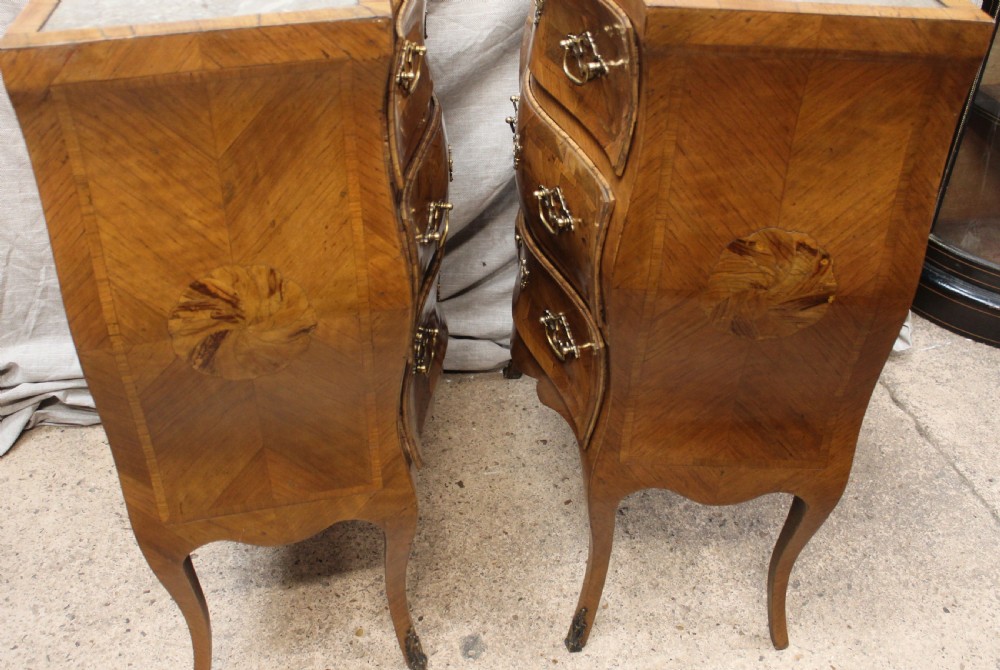 Pair petite commodes View II