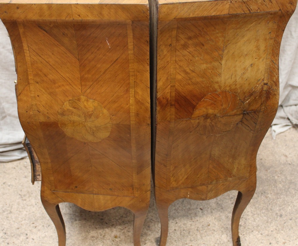 Pair petite commodes View III