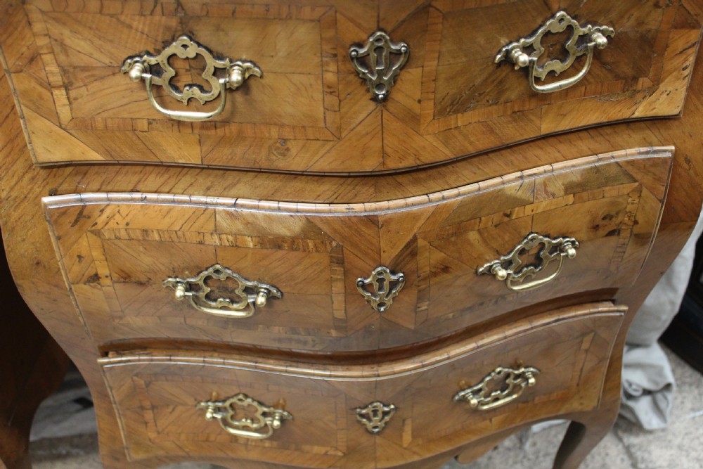 Pair petite commodes View VII