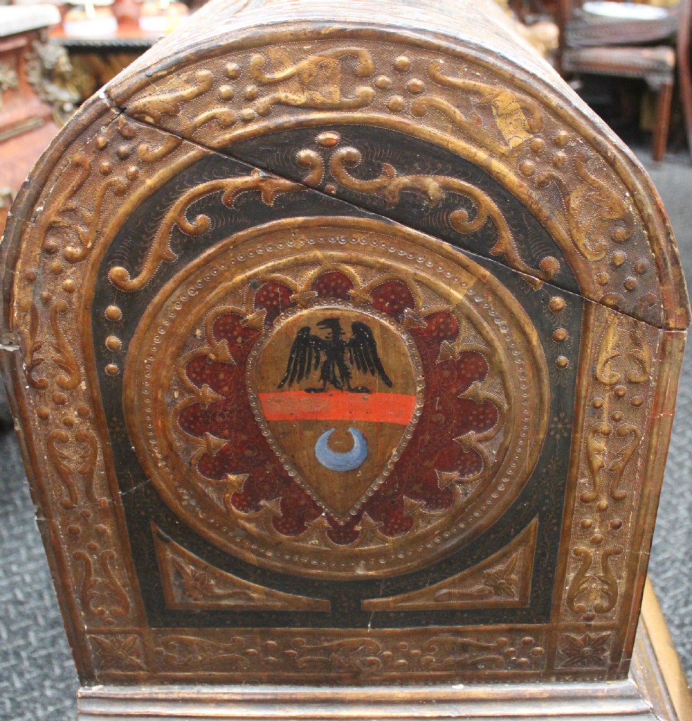 Large box on stand View V