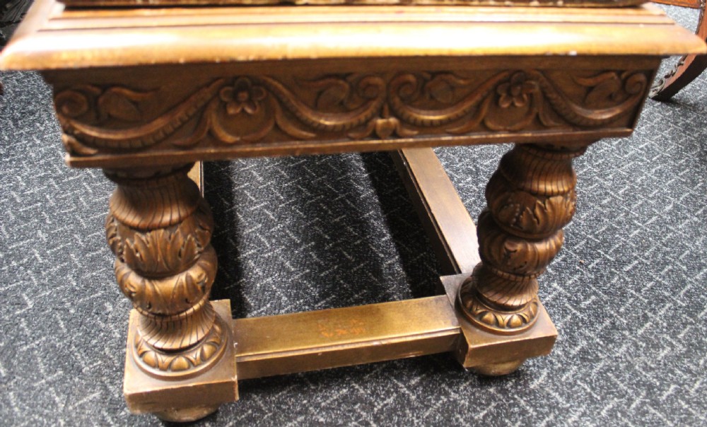 Large box on stand View VIII
