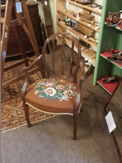 Stunning Hepplewhite Style Mahogany Arm Chair