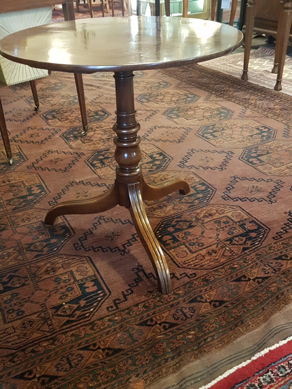 GOOD GEORGIAN MAHOGANY TRIPOD WINE TABLE View II