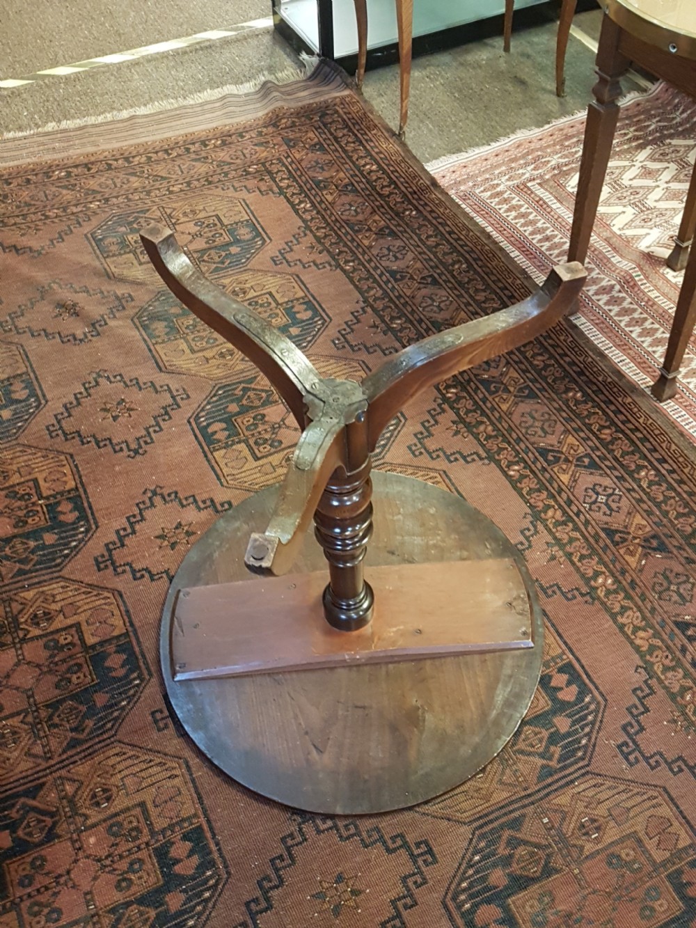 GOOD GEORGIAN MAHOGANY TRIPOD WINE TABLE View IV