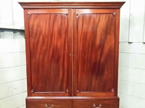 fig 1. ANTIQUE REGENCY MAHOGANY CLOTHES PRESS C1820