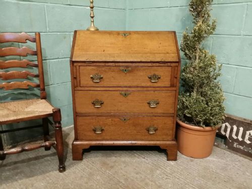 fig 1. ANTIQUE GEORGE 111 COUNTRY OAK BUREAU C1780