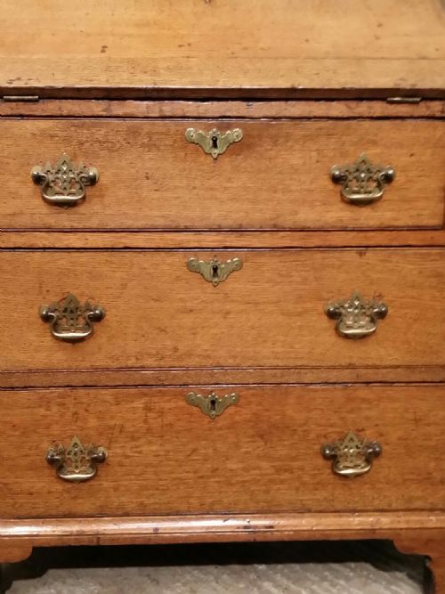 fig 2. ANTIQUE GEORGE 111 COUNTRY OAK BUREAU C1780