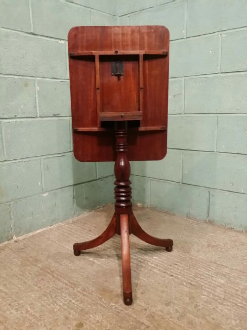fig 1. ANTIQUE REGENCY MAHIGANY AND MAPLE TILT TOP TABLE C1820