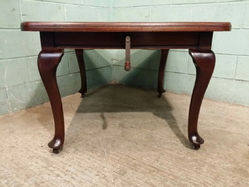 fig 2. ANTIQUE EDWARDIAN MAHOGANY WIND OUT EXTENDING DINING TABLE C1900