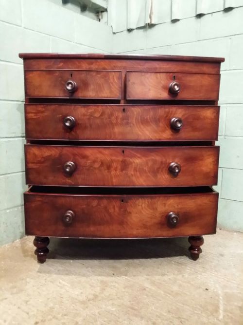 fig 1. ANTIQUE VICTORIAN FLAMED MAHOGANY BOW FRONT CHEST OF DRAWERS C1880